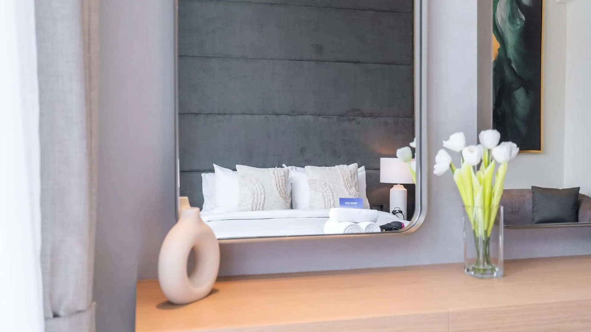 Magnificent Studio In The Autograph Jvc Dubai Apartment